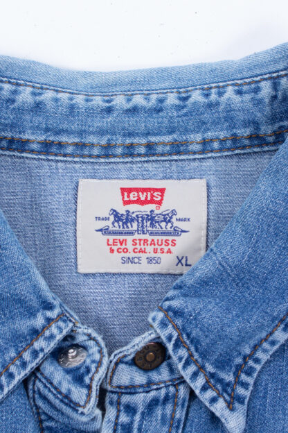 vintage levi's denim shirt, branded vintage clothing, vintage clothing hull